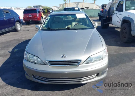 2000 Lexus Es 300 from USA, damaged, VIN JT8BF28G2Y0270068